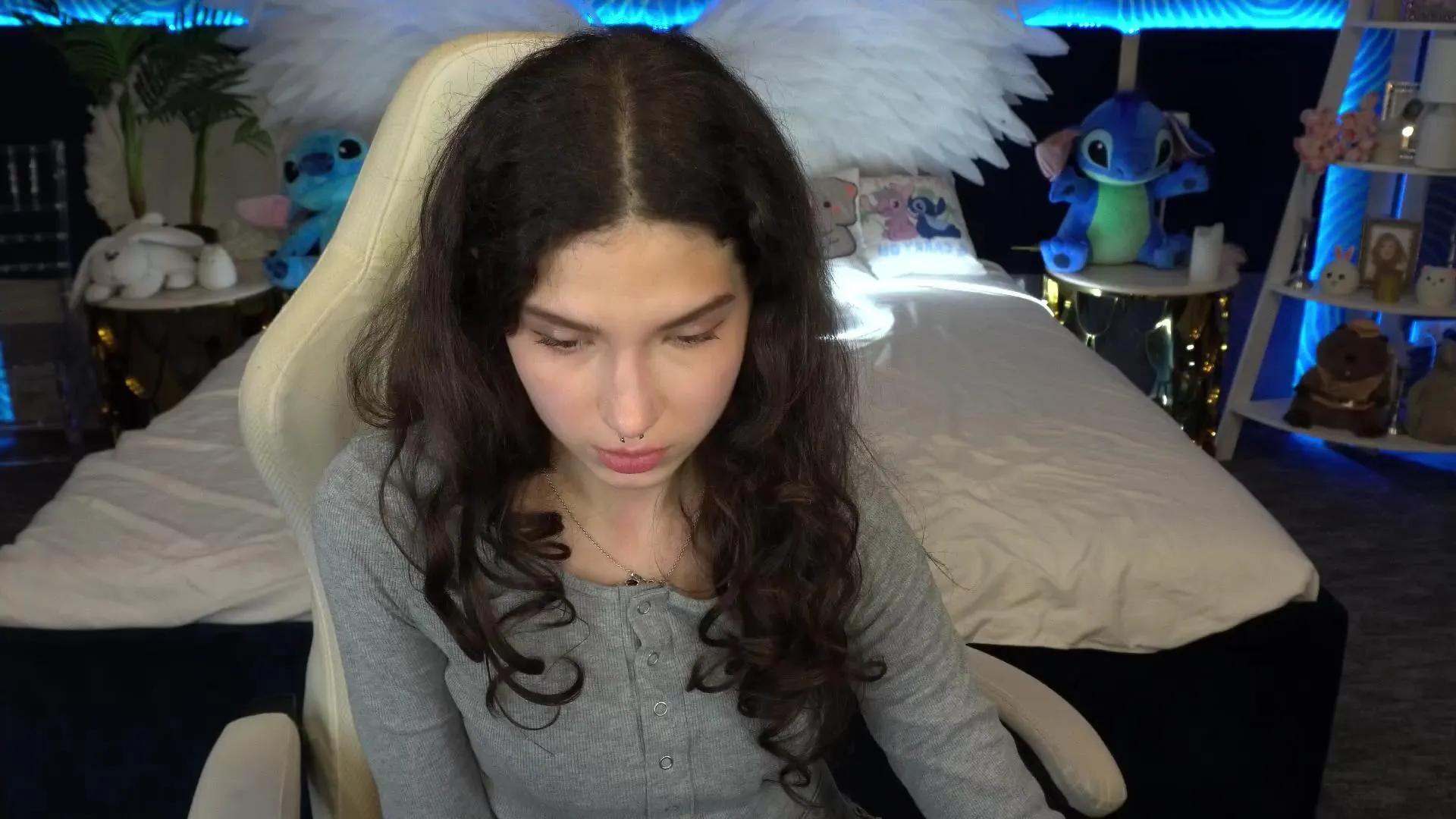 Offline BabyFlowerr on Cam4