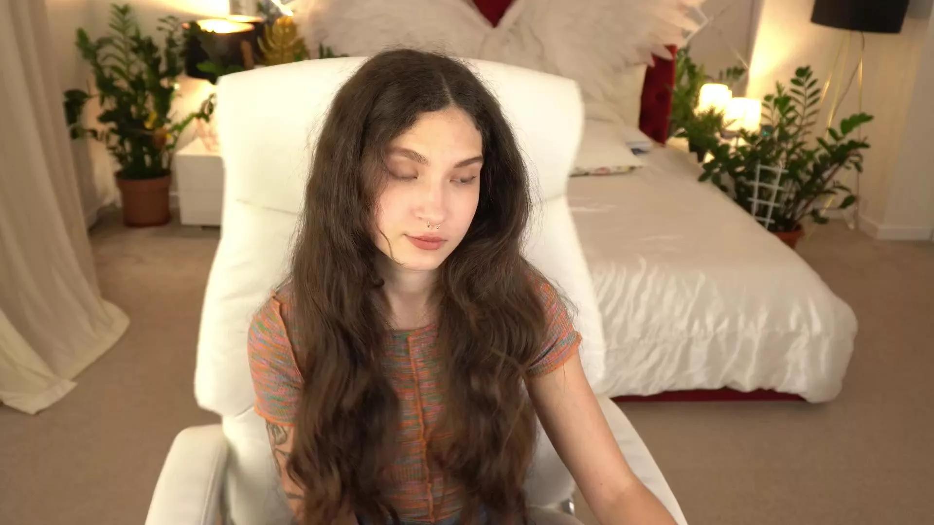 Offline BabyFlowerr on Cam4