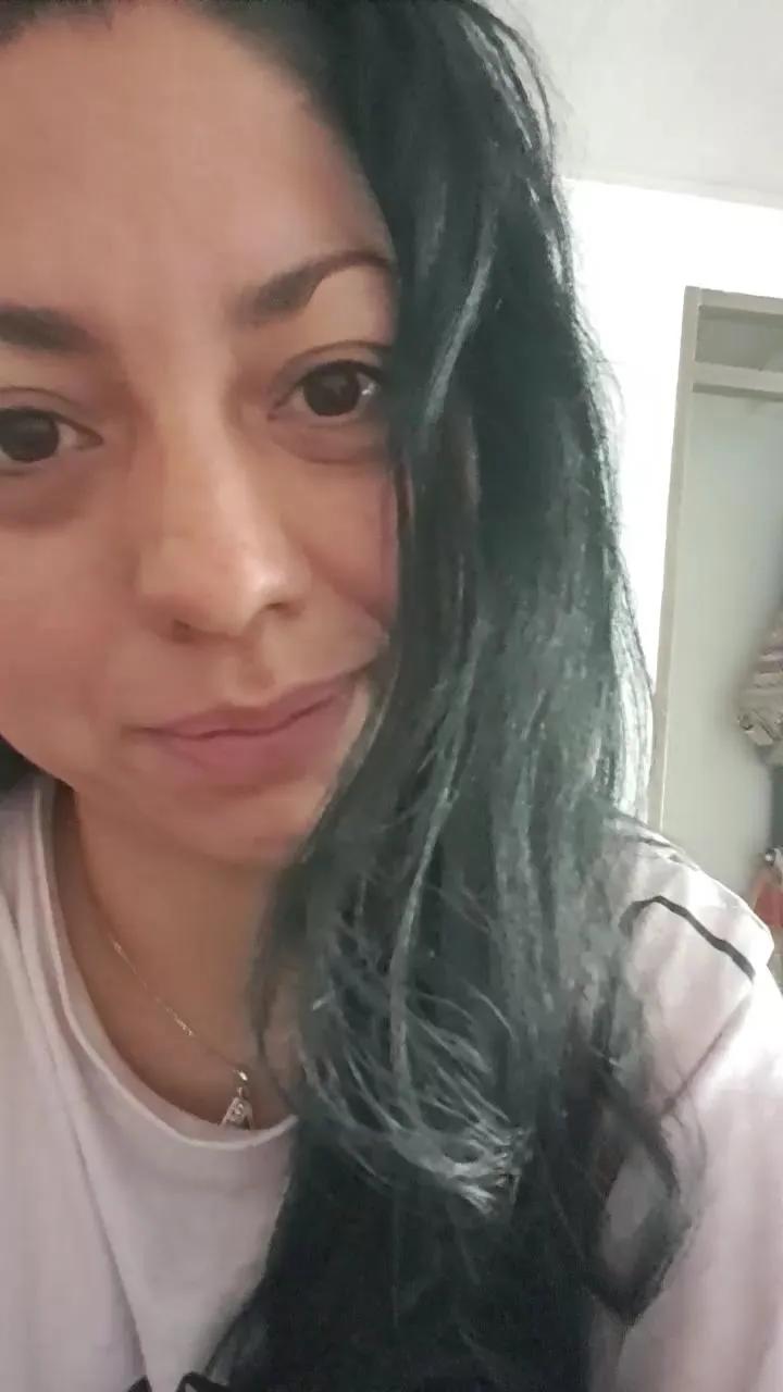 bella_milf1 on Cam4 