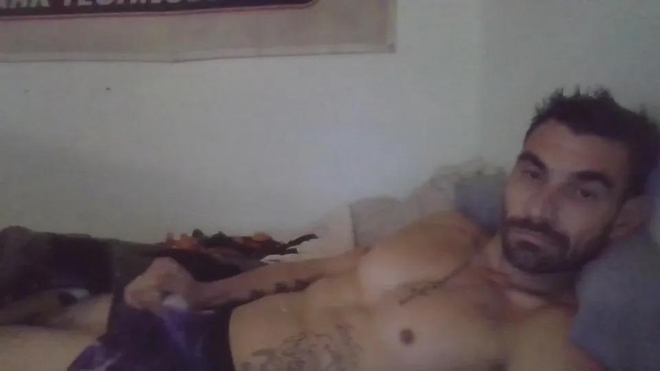 Offline Bigtoyguy34 on Cam4