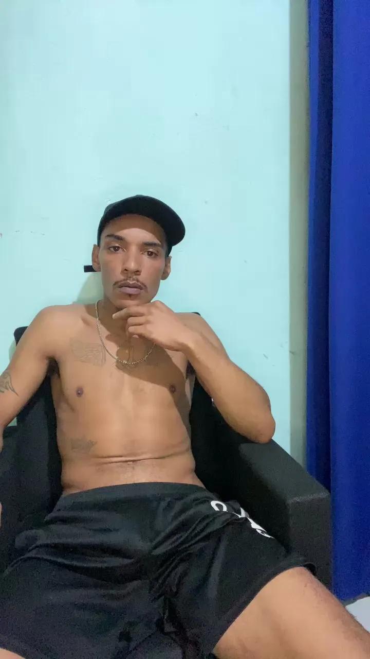 BlackPrince23c on Cam4