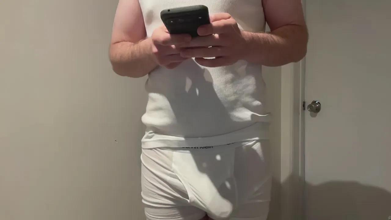 Offline boredhornyboy19 on Cam4