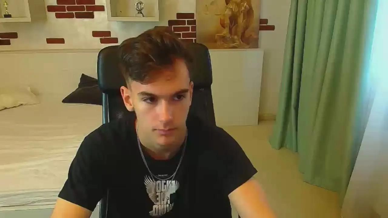 Offline BradyFlint on Cam4