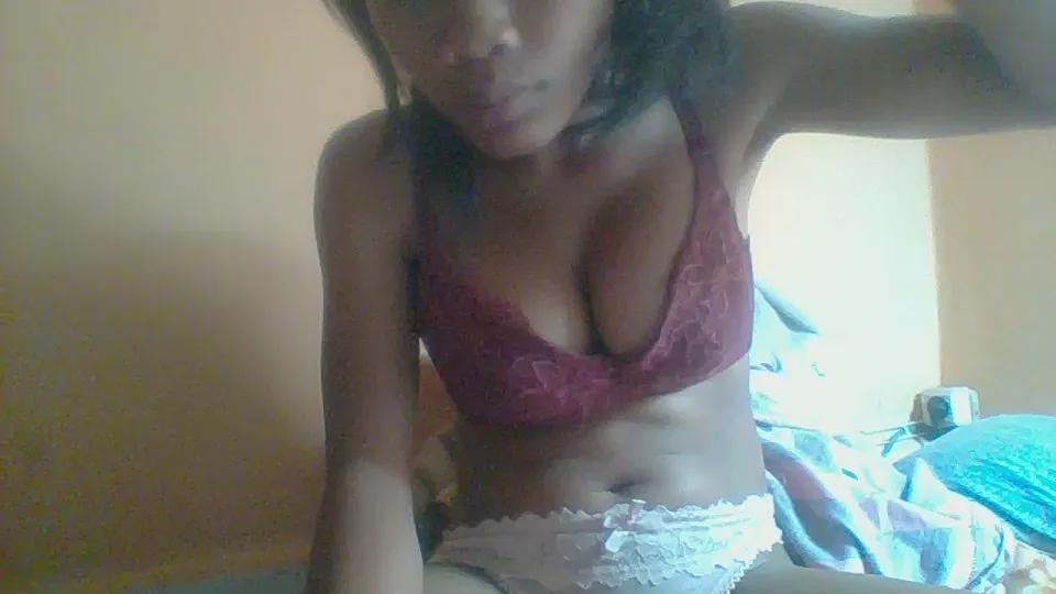 Offline briscelatafit3 on Cam4