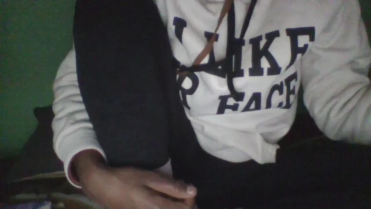 Offline briscelatafit3 on Cam4