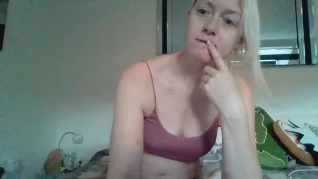 British_Kim on Cam4