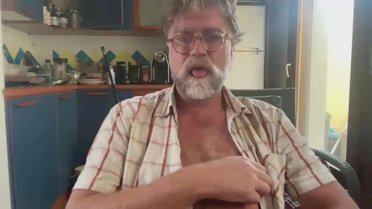 Freechat bttm4older1 on Cam4
