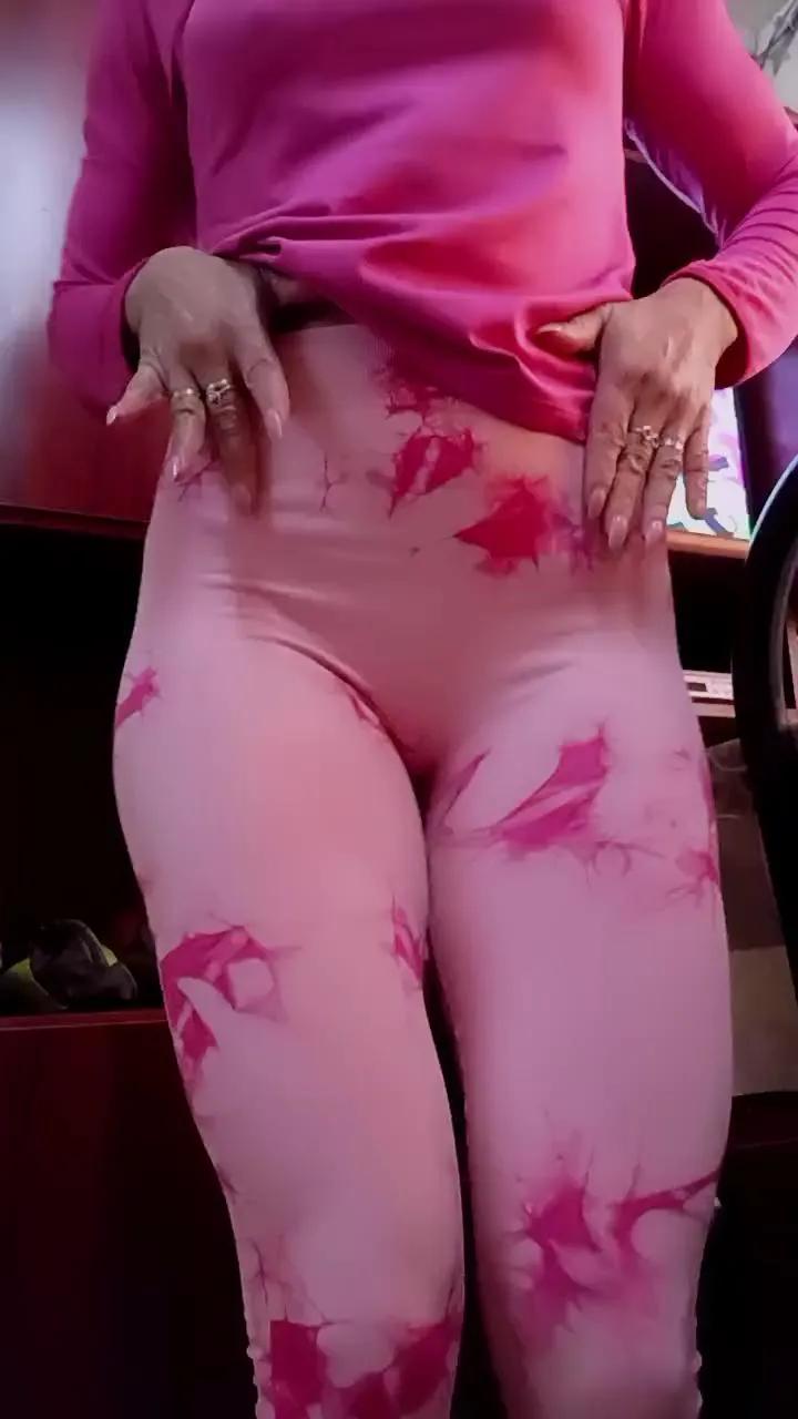 Offline Camila200618 on Cam4