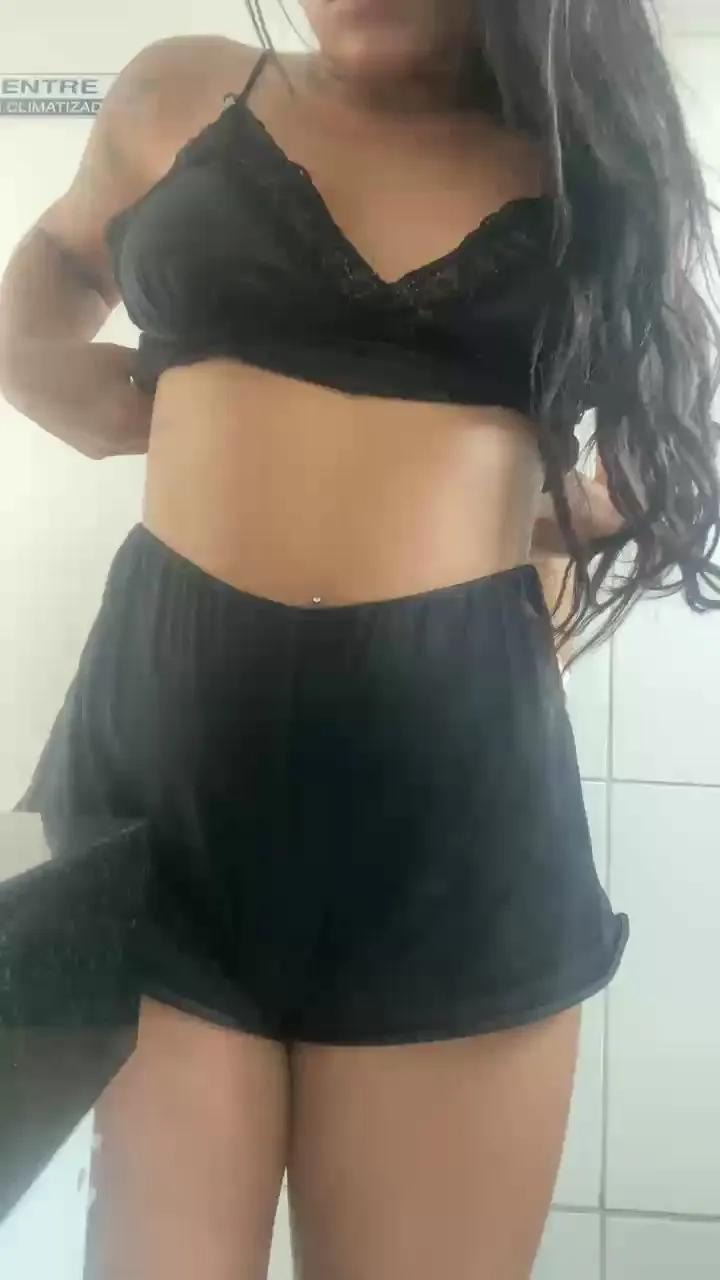 Offline Camille022 on Cam4