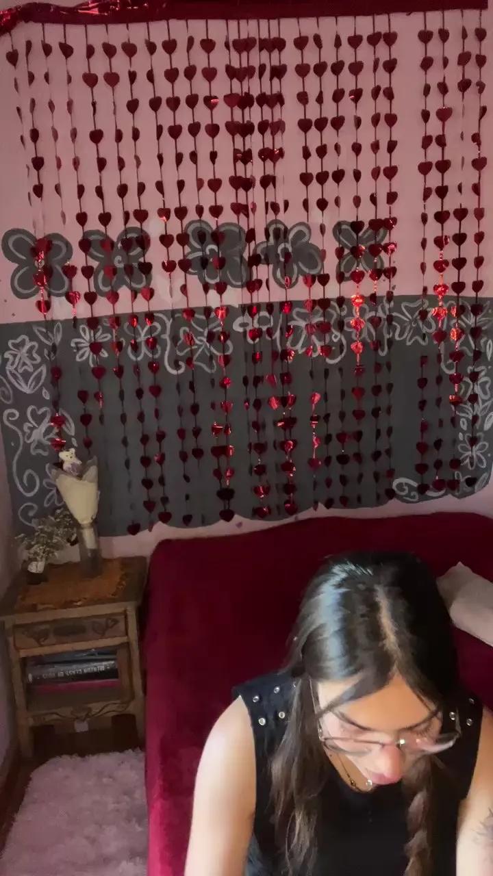 Offline cammydomm on Cam4