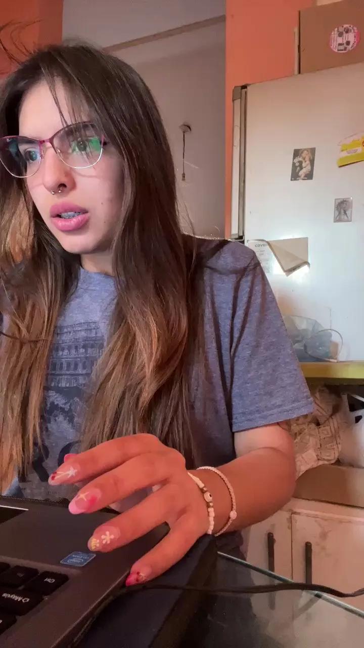 Offline cammydomm on Cam4