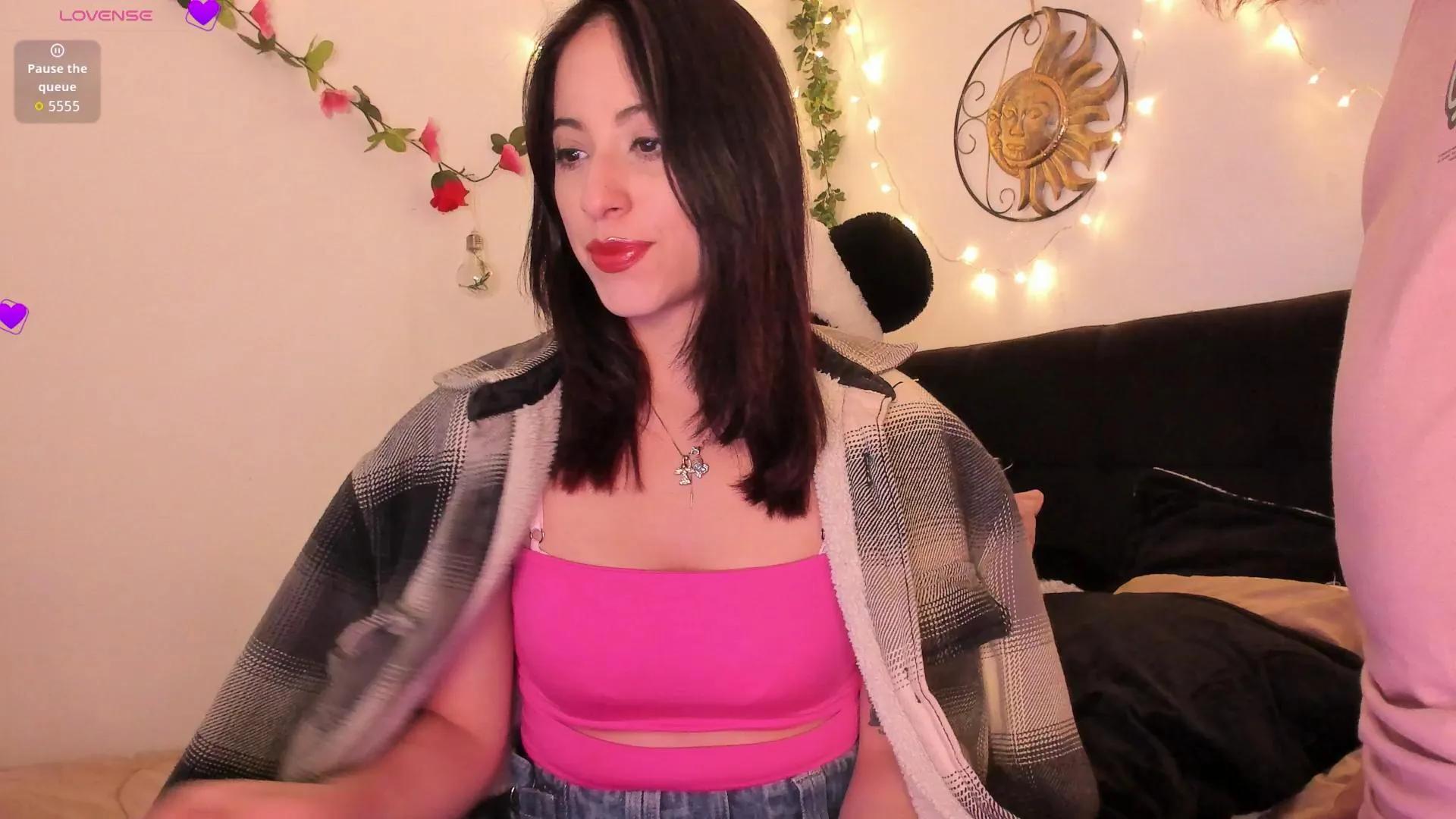 Offline Carlaxdreams on Cam4