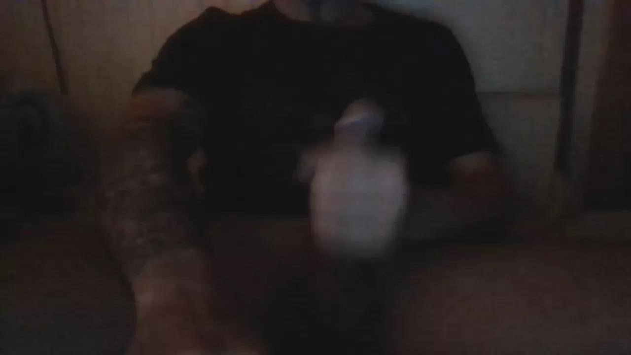Offline carlungo1xxx on Cam4