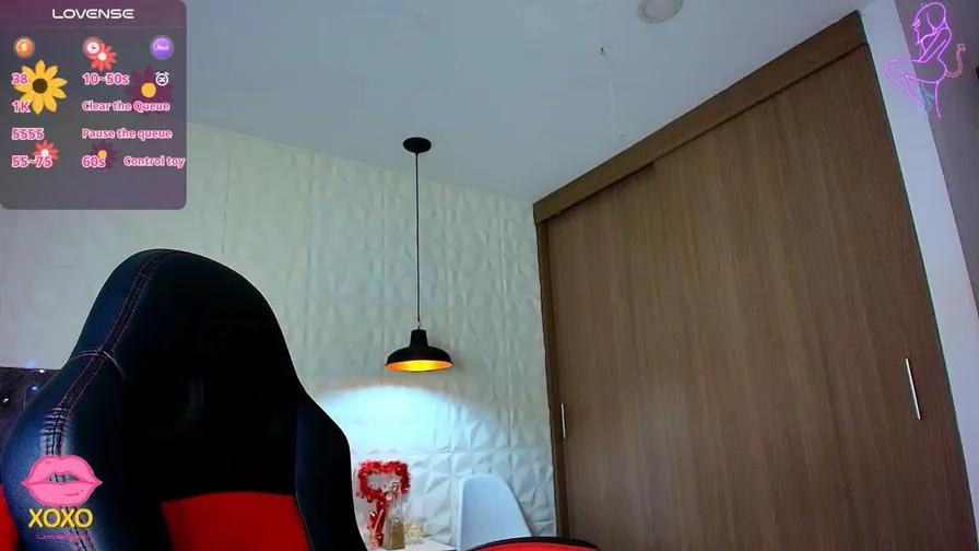 carolinescoth on Cam4