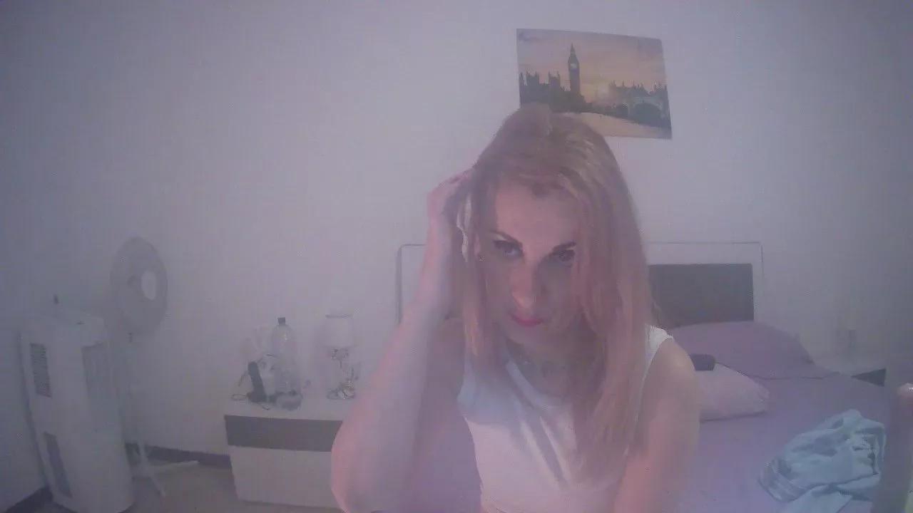 Cassandra1989 on Cam4 