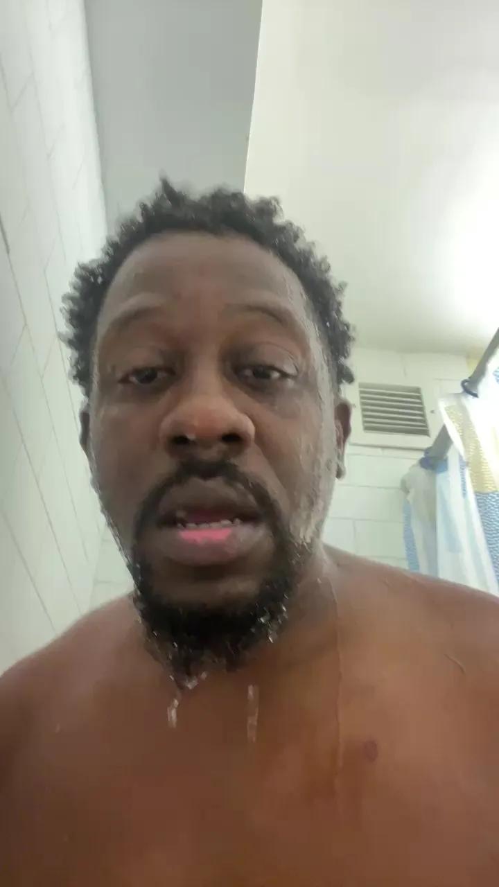 Offline Daddyduemoore on Cam4