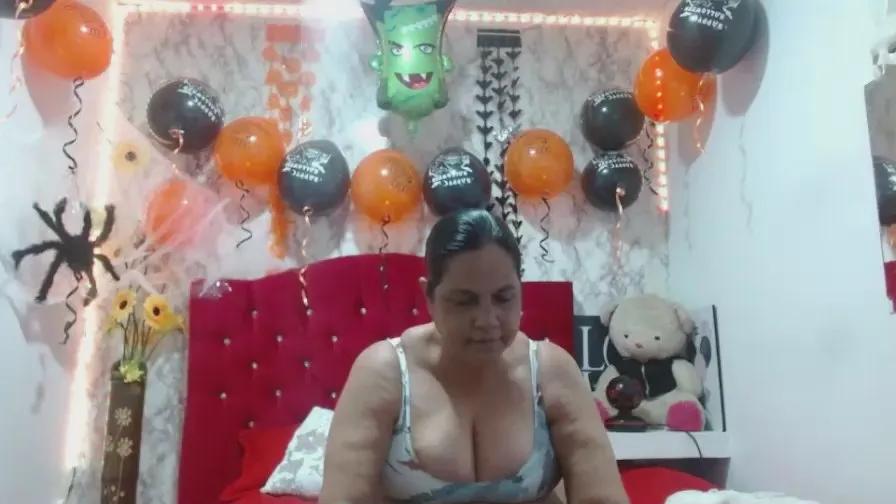 DannaLaNegra2 on Cam4 