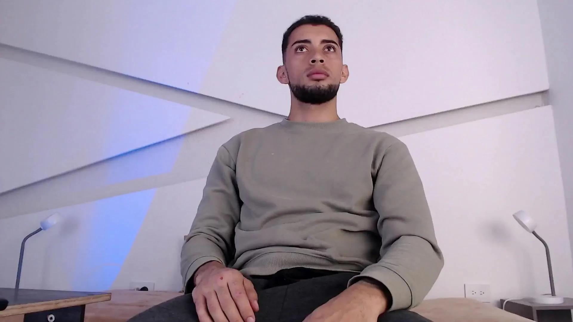 Offline Daron_6 on Cam4