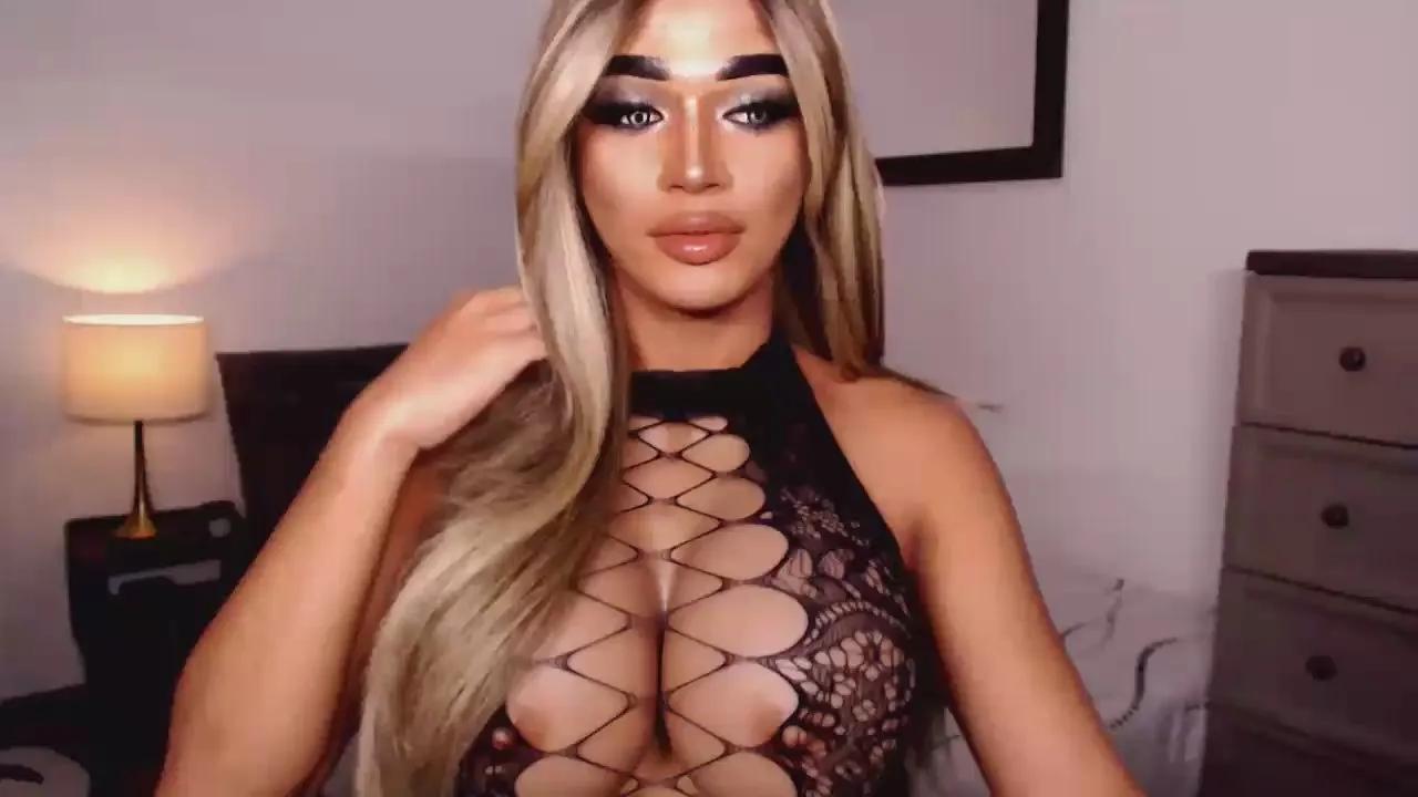Offline DominantLatina on Cam4