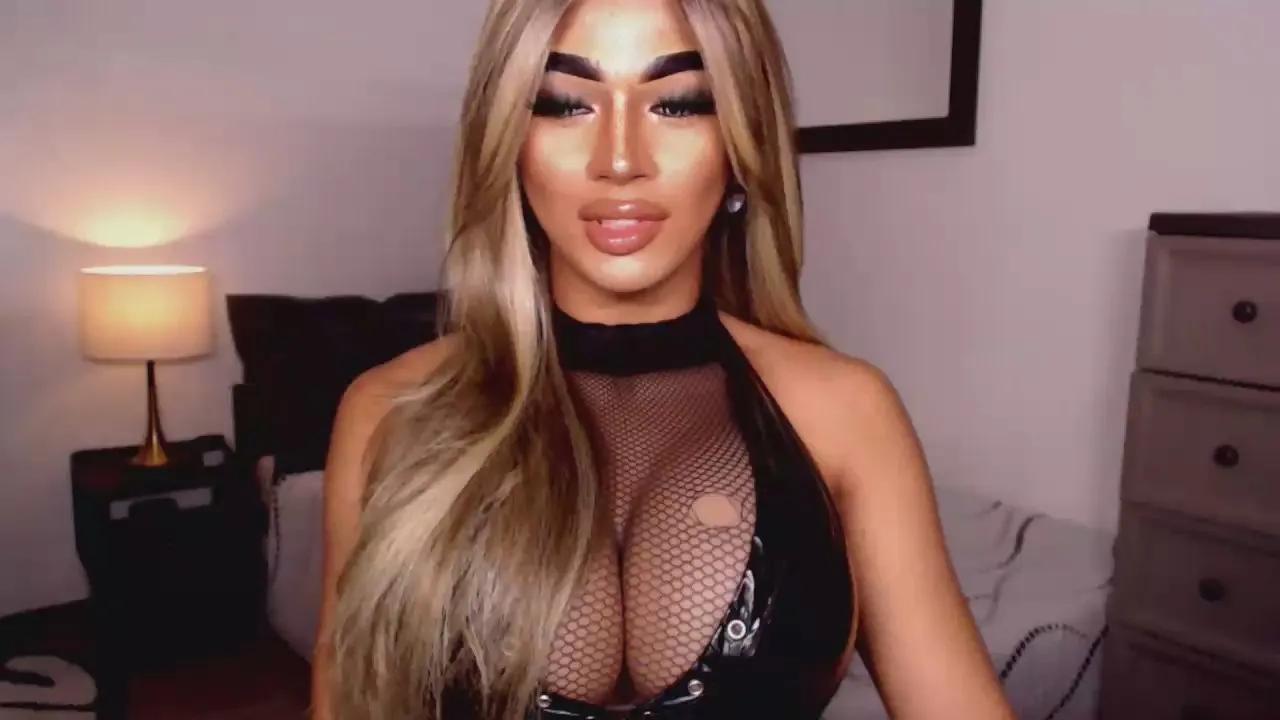 Offline DominantLatina on Cam4