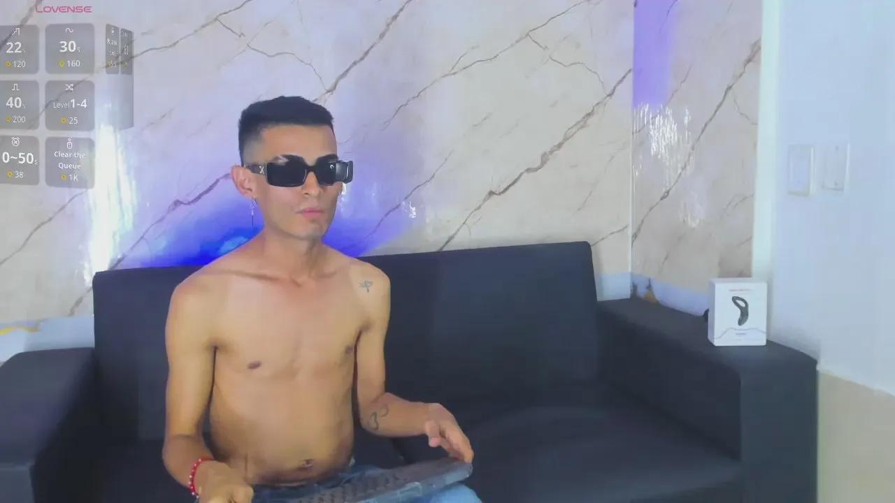 Offline dominic_anasis on Cam4