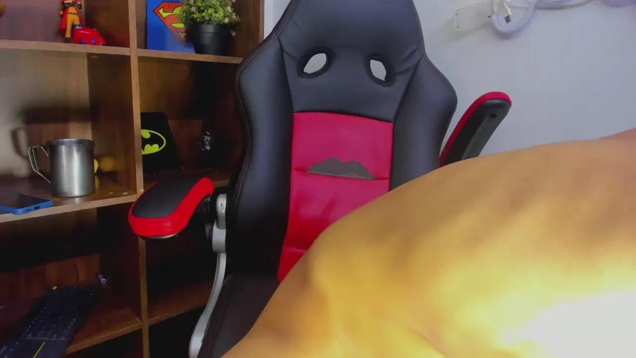 Offline dominic_anasis on Cam4