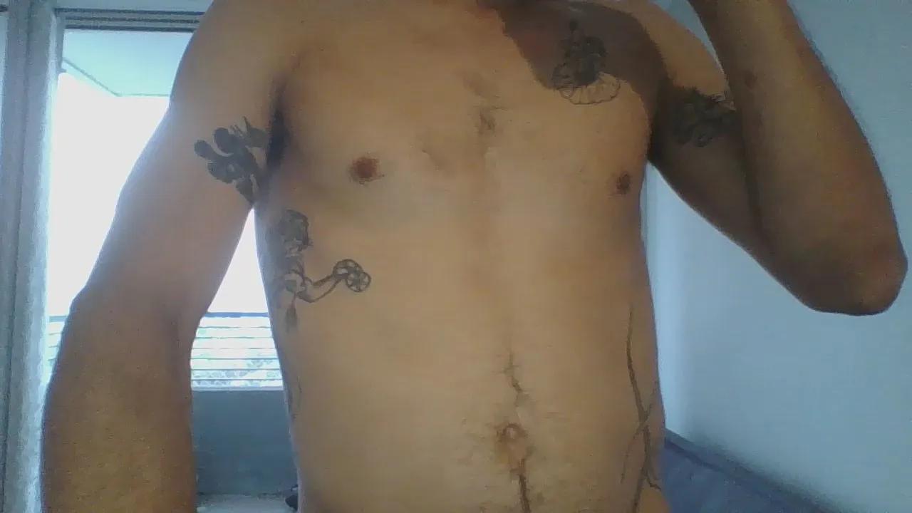 Offline draculaboy95 on Cam4