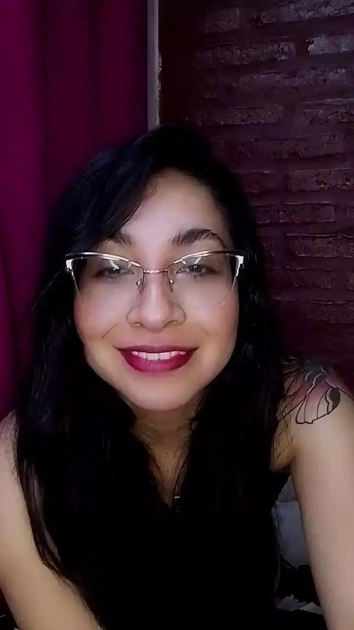 Offline Dulcemorena88 on Cam4
