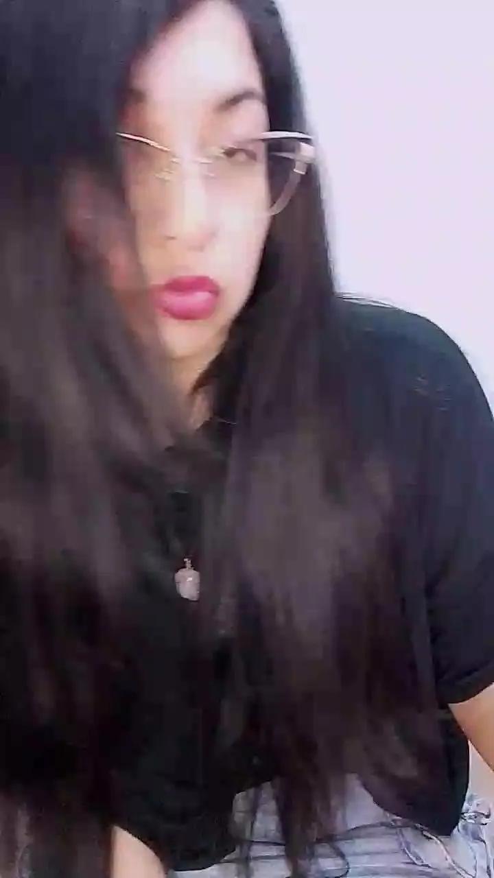 Offline Dulcemorena88 on Cam4