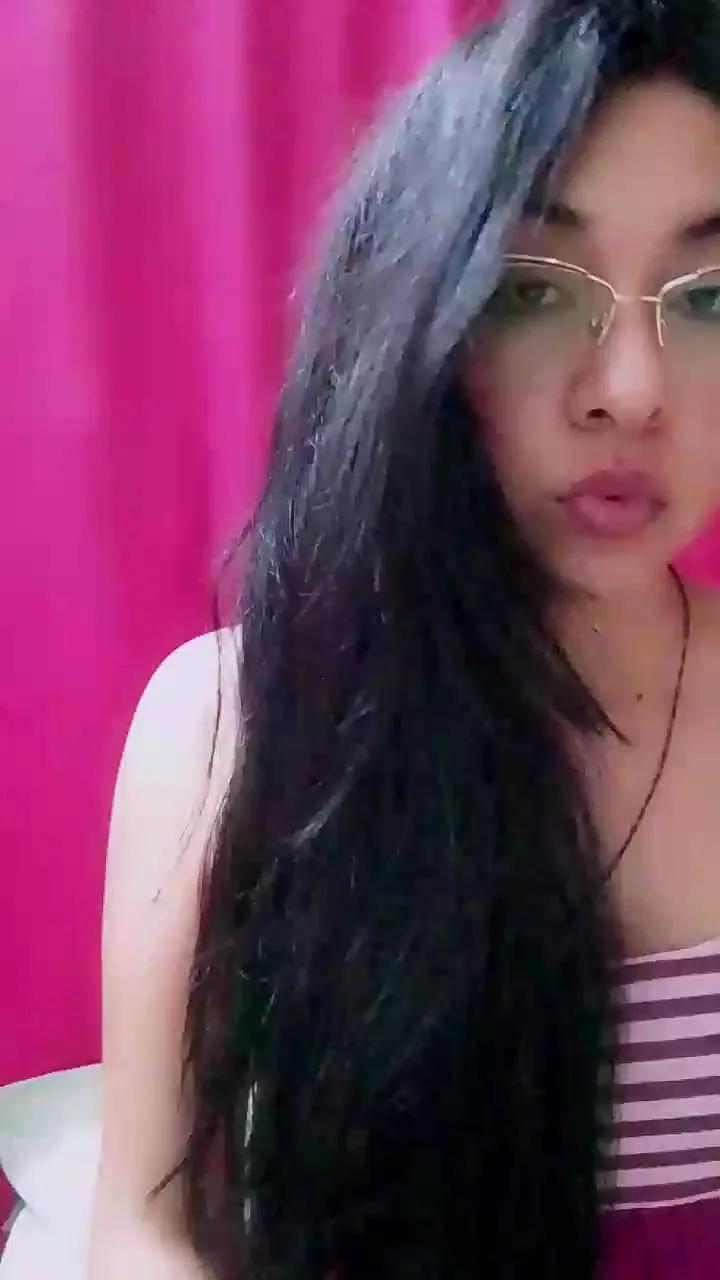 Offline Dulcemorena88 on Cam4