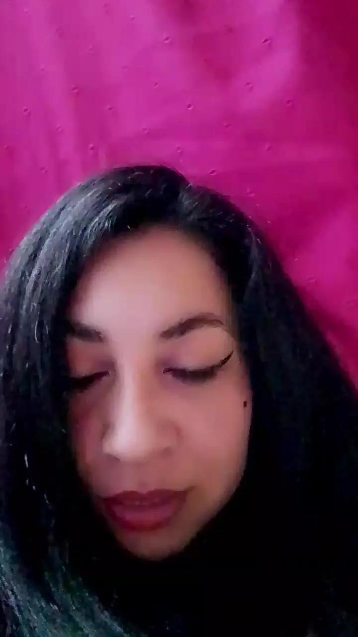 Offline Dulcemorena88 on Cam4