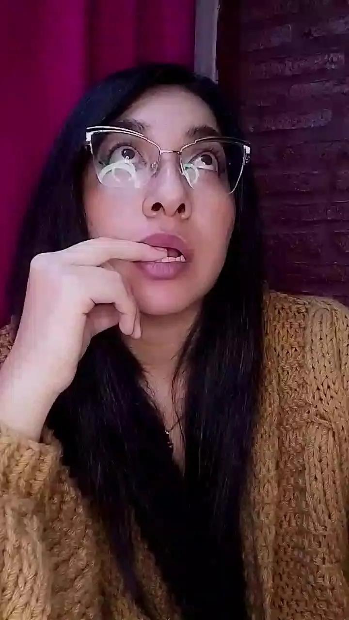 Offline Dulcemorena88 on Cam4