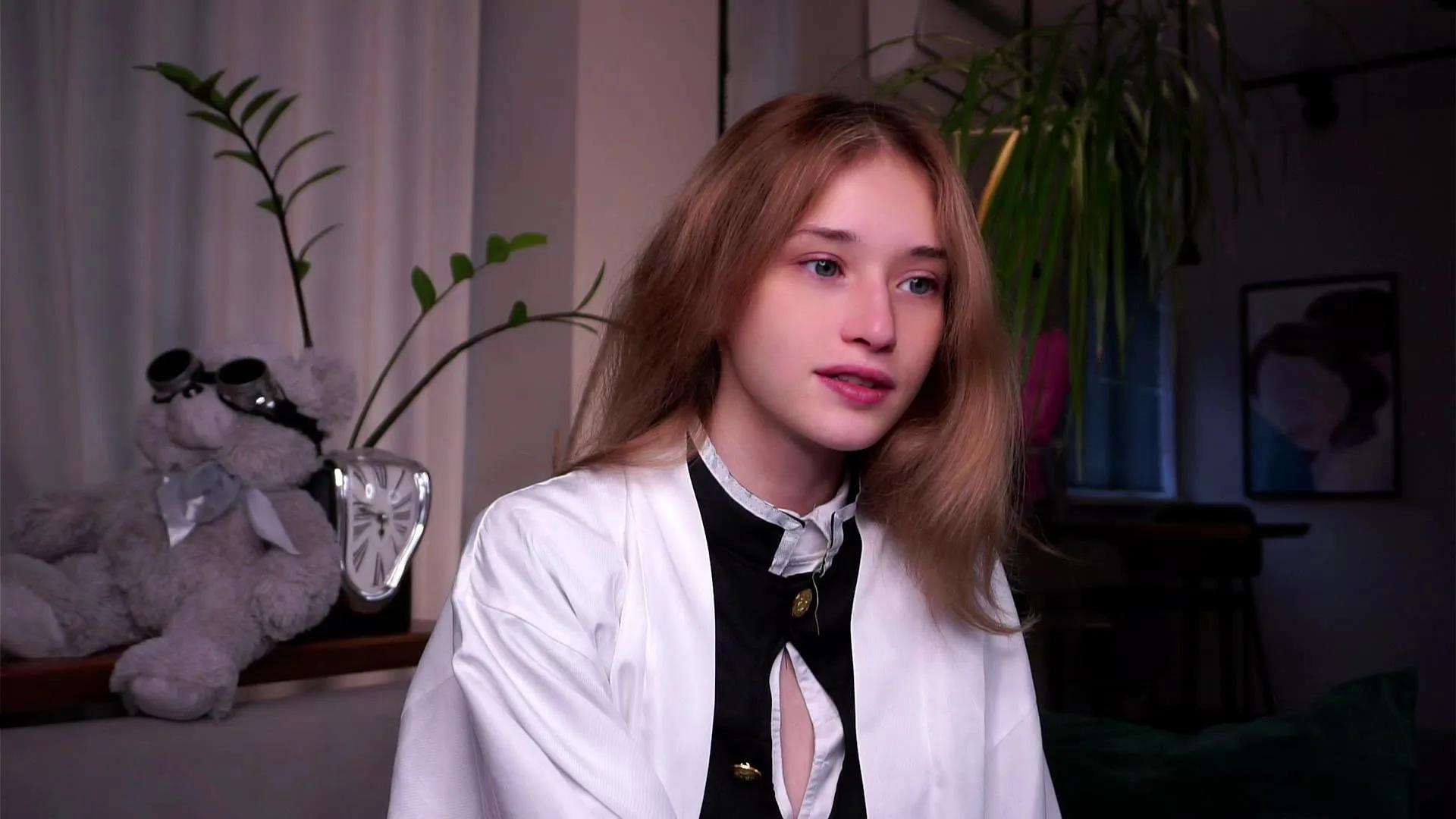 Offline EdythCorell on Cam4