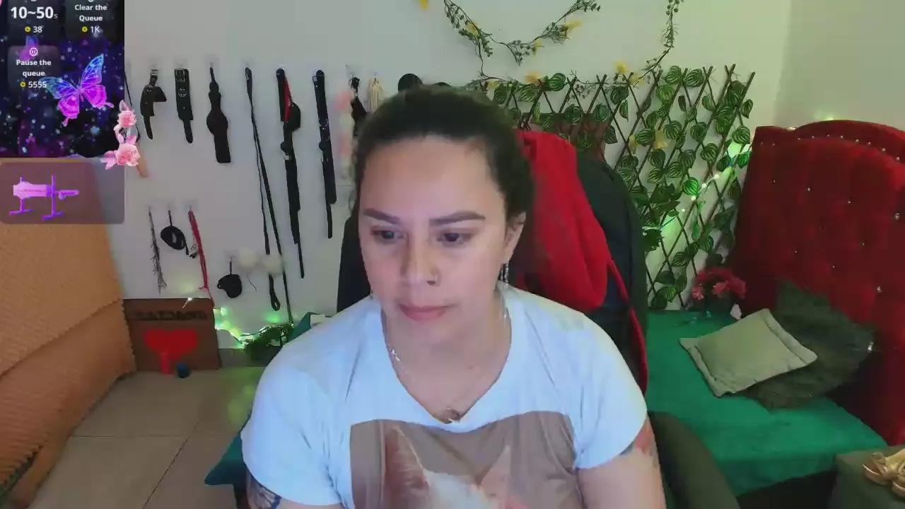 Offline Elektra_323 on Cam4