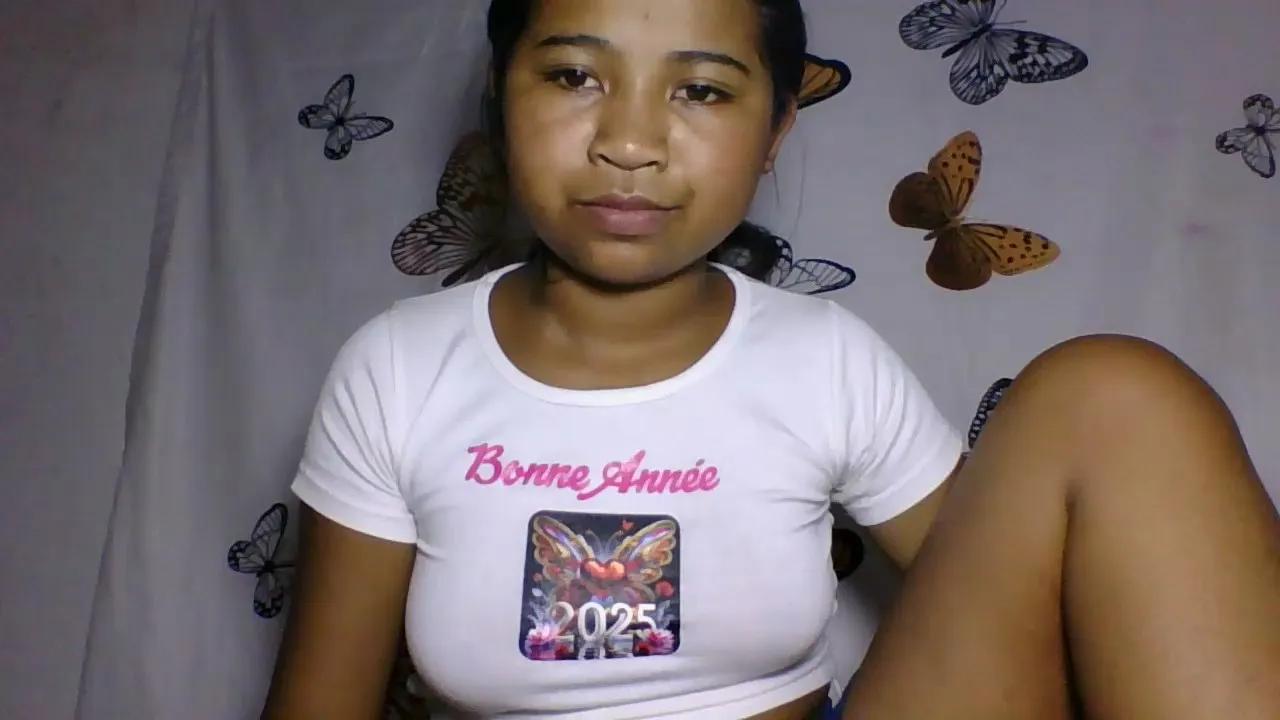 Offline elinah_xxx on Cam4