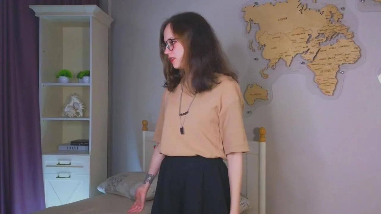 Offline ElizbethGenera on Cam4