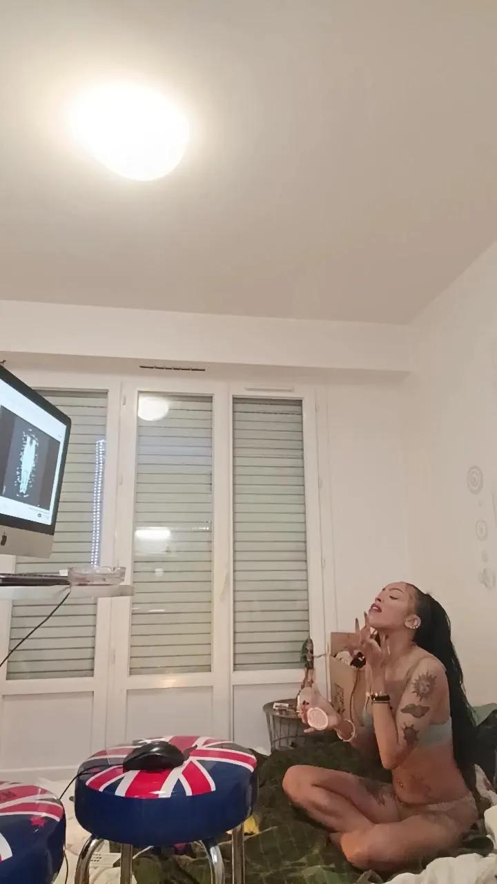 elleblue_sexy on Cam4 