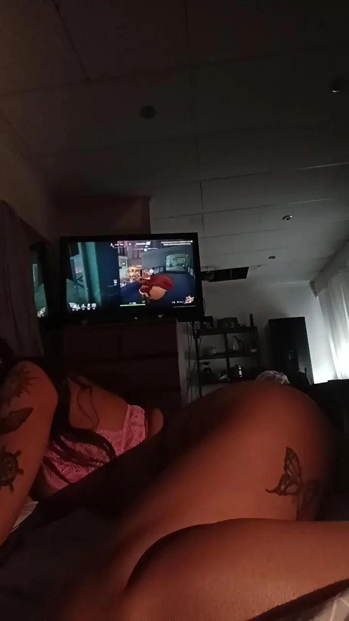 elleblue_sexy on Cam4 