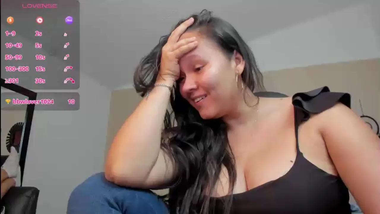Offline emily__lovexx on Cam4