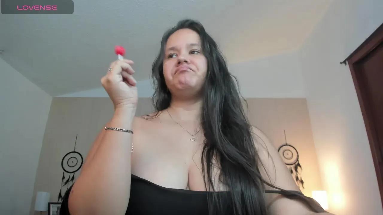 Offline emily__lovexx on Cam4