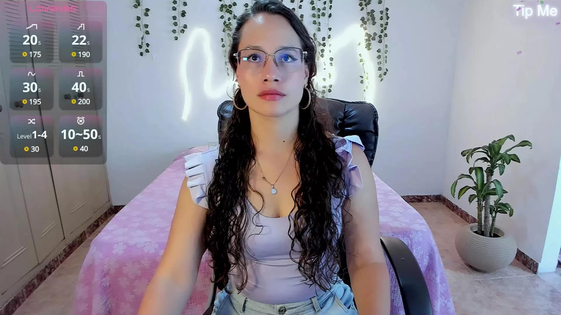 EmmaTorres9 on Cam4 