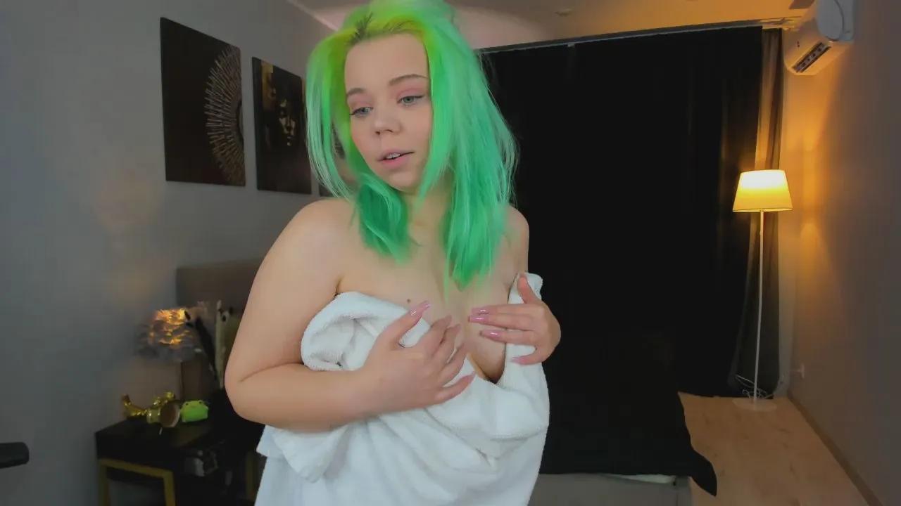 EnergyBunny_1 on Cam4 