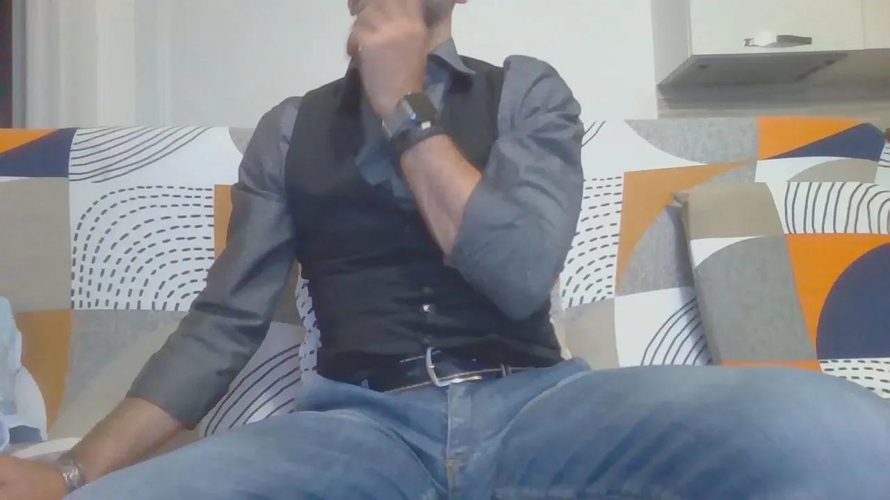 Offline eros1981hot1 on Cam4