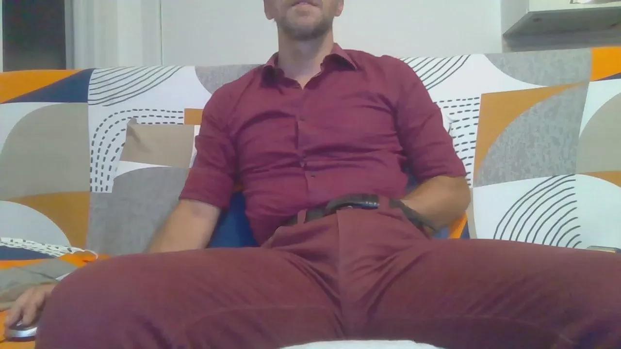 Offline eros1981hot1 on Cam4