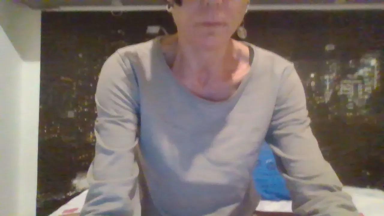 Offline ErotiKat on Cam4