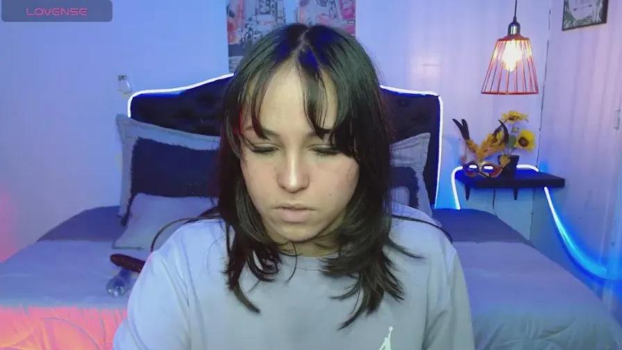 Offline Eymmy_24 on Cam4