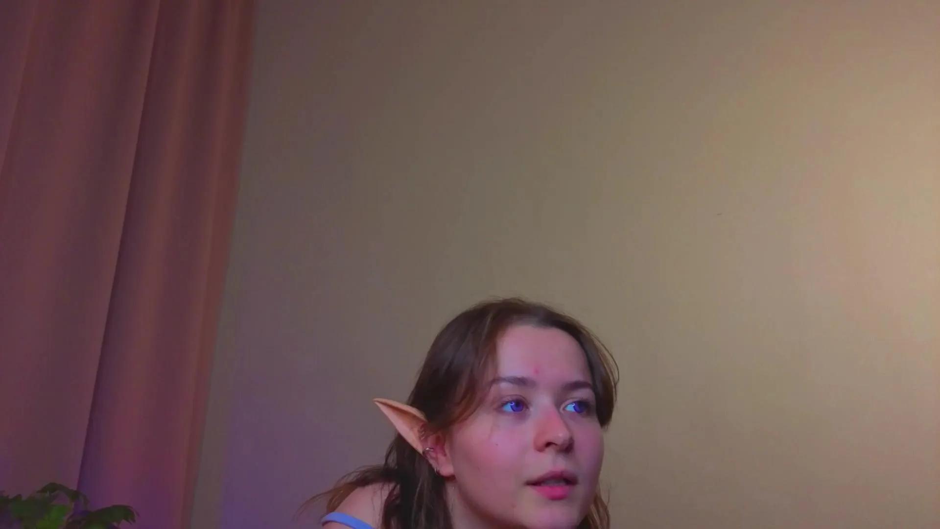 FannyBeresford on Cam4 