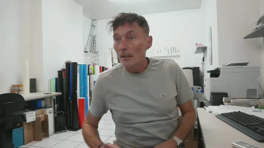 Offline Ficken46000 on Cam4