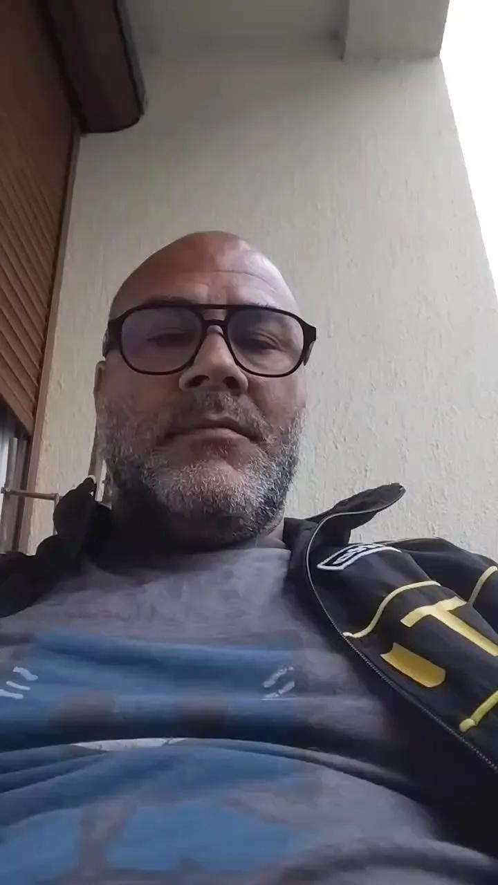 Offline Footjobest60 on Cam4