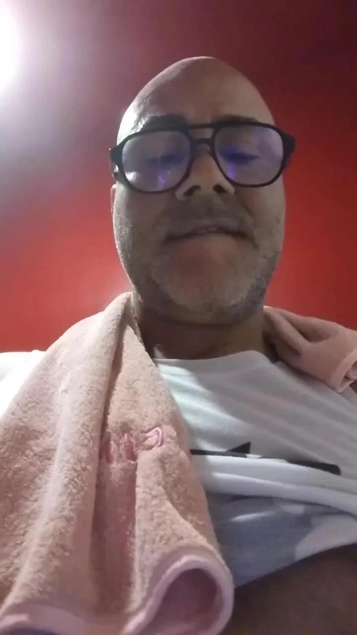 Offline Footjobest60 on Cam4